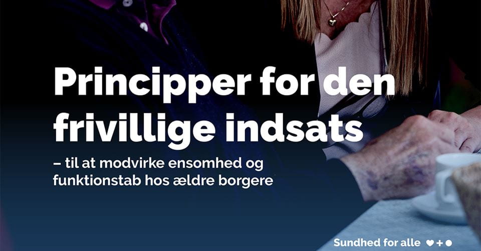 Forside af analysen med overskrift og nærbillede af to, der holder hånd